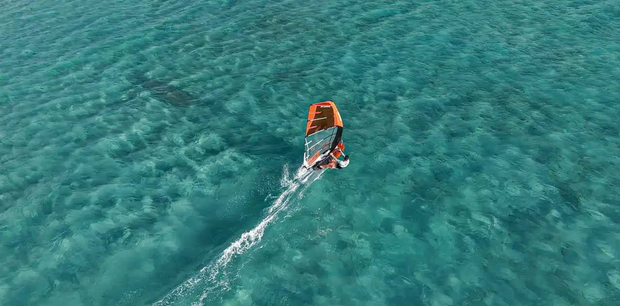 Windsurf au lagon de Sorobon